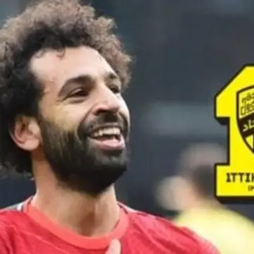 صحف إسبانيا تكشف موعد انتقال محمد صلاح إلى الاتحاد السعودى